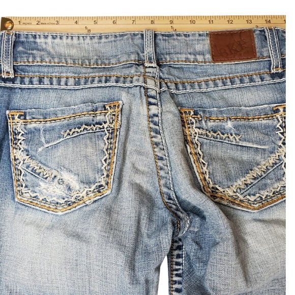 BKE Stella Distressed Long Shorts Capris Distressed Frey hem - Picture 9 of 11